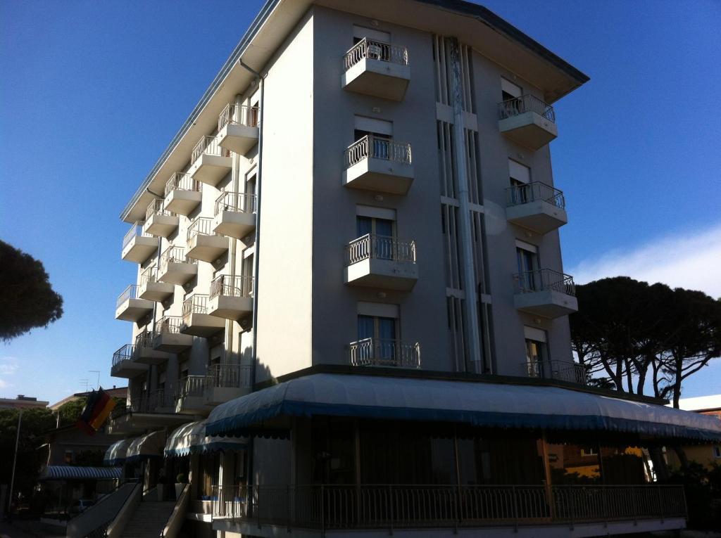 Hotel Umberto ليدو دي يسولو المظهر الخارجي الصورة