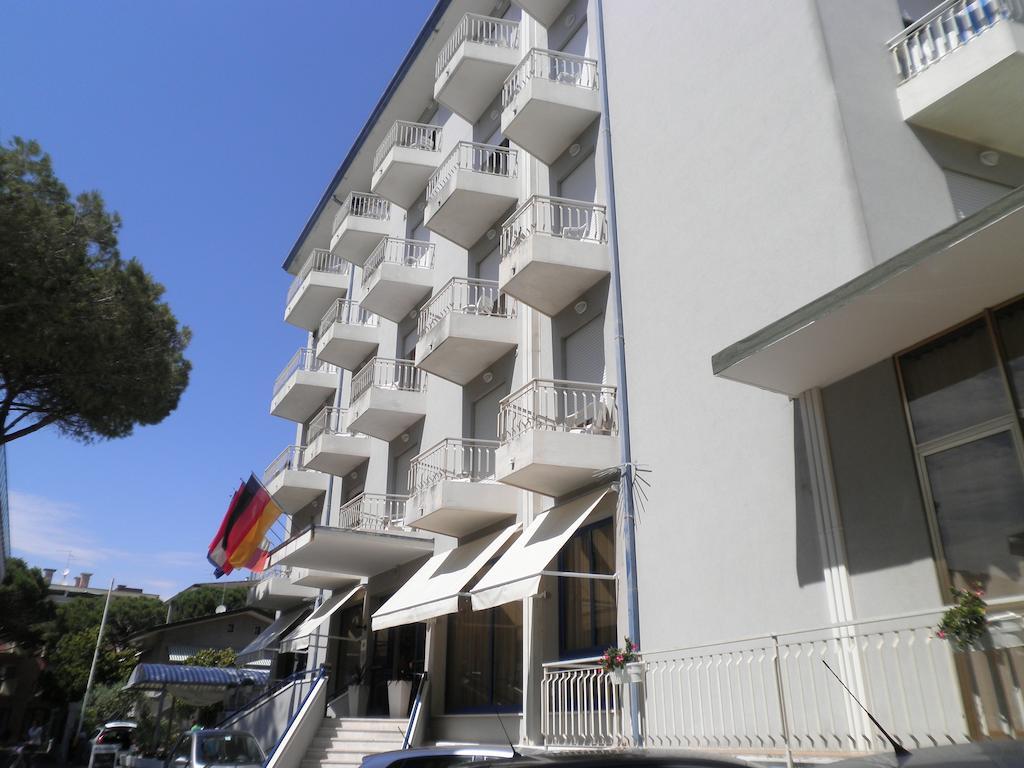 Hotel Umberto ليدو دي يسولو المظهر الخارجي الصورة