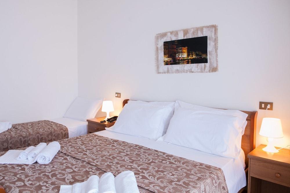 Hotel Umberto ليدو دي يسولو المظهر الخارجي الصورة